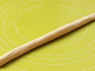 18、甜甜圈,搓长些，一头粗点，一头细点