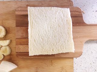 10、巧克力花生酱香蕉西多士,盖上另一片吐司