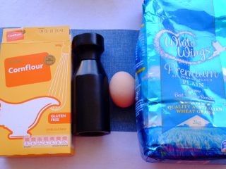 14、棒槌小鸡腿????,准备面糊材料 玉米粉不要用普通面粉来代替哦