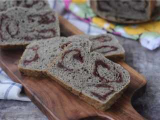 16、黑芝麻红豆土司,成品