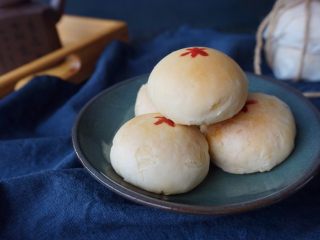 22、植物油版绿豆酥饼,烘烤结束取出