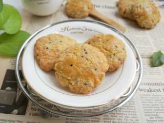 10、酥香+营养+三色藜麦桃酥,酥脆的，有着藜麦口感的桃酥做好啦。