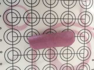 12、奶香紫薯迷你吐司,卷起来