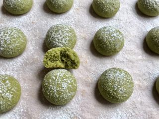 13、法式抹茶莎布雷酥球,酥，真心好吃。