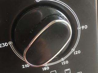 11、吾印良品～北海道吐司（直接法松软易做）,我是用烤箱发酵的，调至45度发酵1小时。