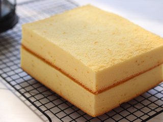 17、鲜橙方块大蛋糕,这个蛋糕做成方形奶油蛋糕，作为聚会的分享蛋糕 