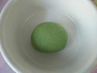 5、百财饺子,最后揉成光滑的软硬适中的面团