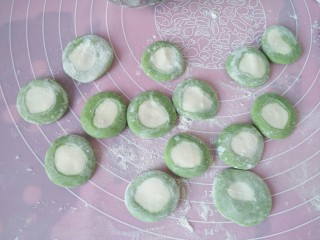 15、百财饺子,撒手粉按扁