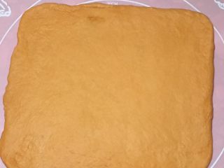 7、小宝宝最喜欢的芝士小甜甜面包,擀成长方形薄片