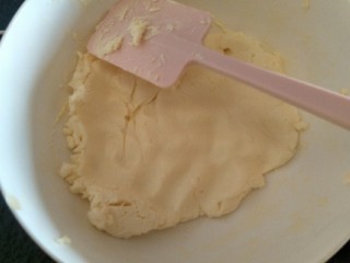 3、舒芙蕾轻乳蛋糕,全部软化了。