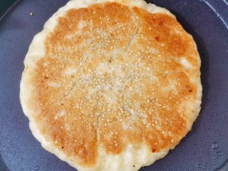 16、白菜肉馅饼,中小火烙两面金黄即可