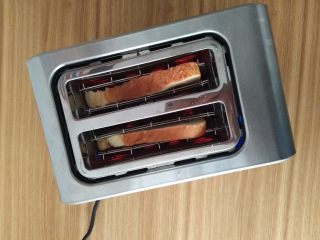 8、冰淇淋三明治,土司放多士炉选2档烘烤