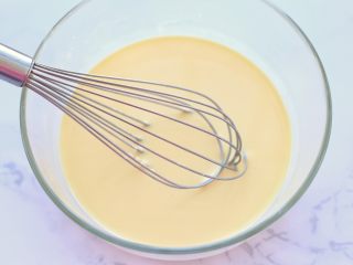 12、奶油红豆派,搅拌均匀后过筛备用