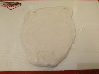 20、英式滿福面包,將面團攤開。