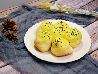 22、奶香葡萄干小面包（电饭锅版）,看着很诱人啊，有木有！