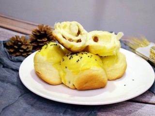 23、奶香葡萄干小面包（电饭锅版）,松软可口，奶香味十足！