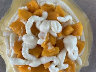 11、芒果千层蛋糕,一层饼，奶油加芒果，一层饼