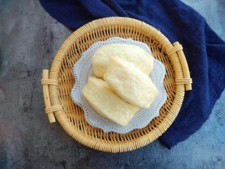 12、一次性发酵刀切奶香馒头,蒸好的馒头奶香味十足特别香