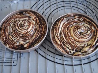 17、巧克力千层包,切面朝上卷起来,发酵至1.5倍大小