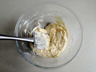 9、金酥粒蓝莓爆浆蛋糕,拌成无干粉状态