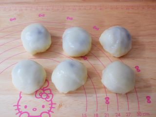 12、麻薯豆沙饼,依次全部做好备用