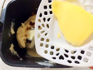 17、最爱面包+面包机版杂果干吐司,加入5g黄油