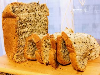 8、黑芝麻吐司 ,十分柔软哦。