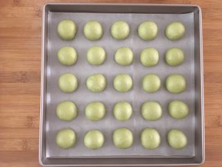 9、青蛙挤挤包,分成25个等量的小剂子