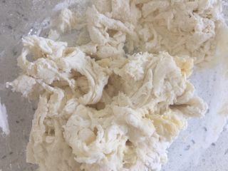 11、青蛙挤挤包,揉成雪花状