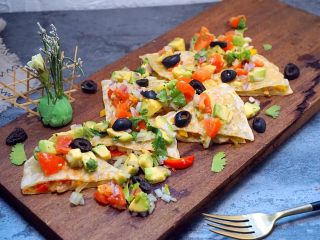 37、墨西哥薄脆饼配牛油果番茄莎莎,美美哒