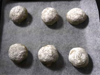 11、抹茶豆大福软欧,盖上保鲜膜➕湿毛巾。40℃发酵25分钟。