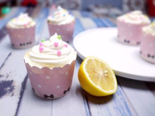 14、春暖花开~懒人奶油纸杯蛋糕约起来哦~,有没有很漂亮