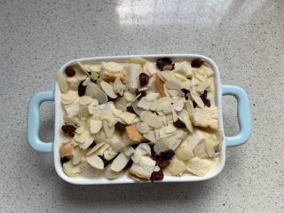 10、吐司布丁,撒入杏仁片
