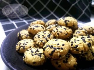 8、宝宝零食系列～芝麻酥饼干,做好的成品有颜值又有营养哦