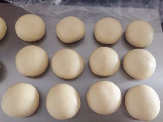 8、蛋黄酥,做好所有的酥皮