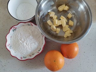 2、香橙????曲奇饼干,准备食材备用