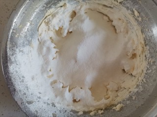 10、香橙????曲奇饼干,再筛入低筋面粉