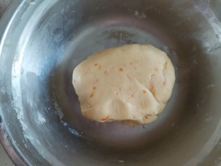 12、香橙????曲奇饼干,揉成面团