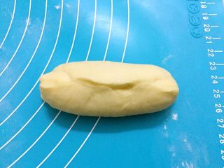 12、奶油面包,收口捏累