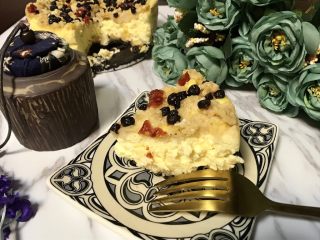 35、果干苹果重芝士软绵蛋糕,切开，享用，很绵软的一款重芝士蛋糕！