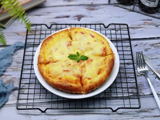 10、教你在家自制厚底牛肉披萨，做法简单，味道超赞,戴上隔热手套取出烤盘！完美脱模！简单又好吃！