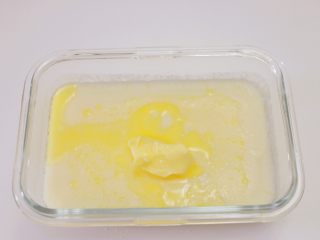 17、甜心可可麻薯馒头,蒸好的麻薯面团稍稍放凉,加入剩余的5g黄油