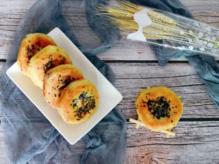 21、紫薯烧饼,装盘。