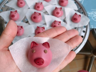 5、卡通汤圆透明不开裂,每个汤圆都需要隔一张油纸