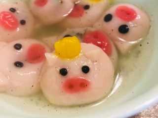 8、卡通汤圆透明不开裂,关于汤圆内陷亲们自行下厨房去找很多内陷配方,可以包内陷也可以不用包~