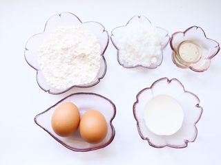 1、纸杯海绵蛋糕,食材准备：