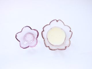 5、纸杯海绵蛋糕,提前准备食用油和牛奶