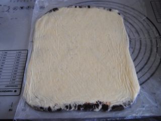 13、巧克力千层包,再擀成长方形