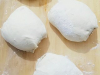 10、糖火烧,均匀揪成大小剂子