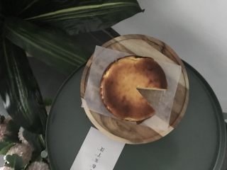 15、巴斯克焦芝士蛋糕,很简单